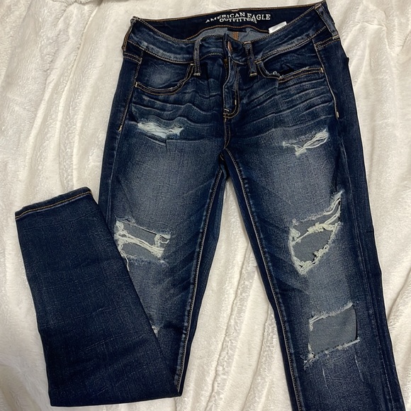 American Eagle ‘Super Stretch’ dark navy skinny jeans. Size 8 - Picture 3 of 4